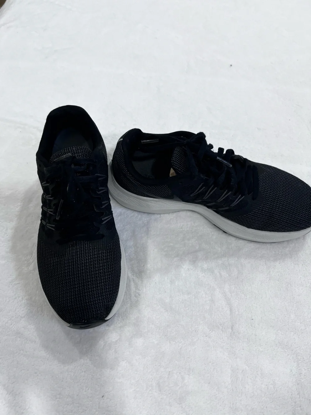 Nike Black Athletic Sneakers with White Label size 7